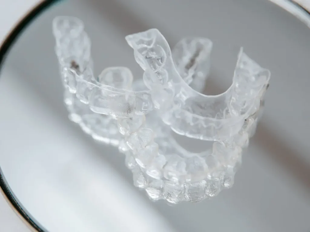 retainer przezroczysty